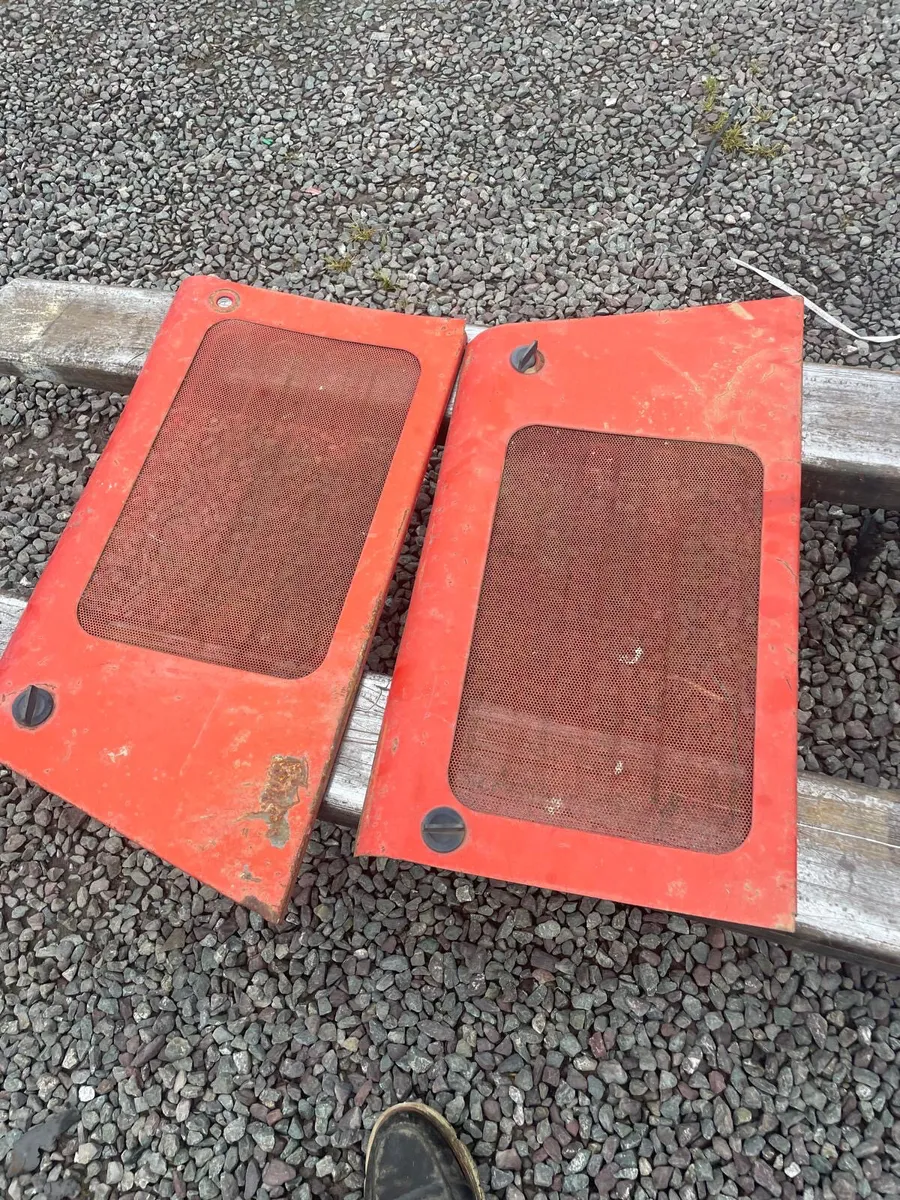 Massey Ferguson 300 series Bottom Panels - Image 1