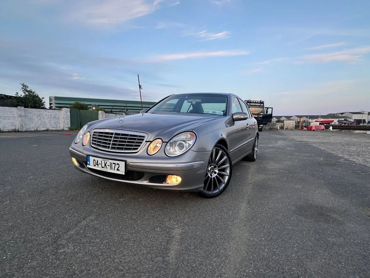 2004 E200 Auto TAX NCT - Image 4