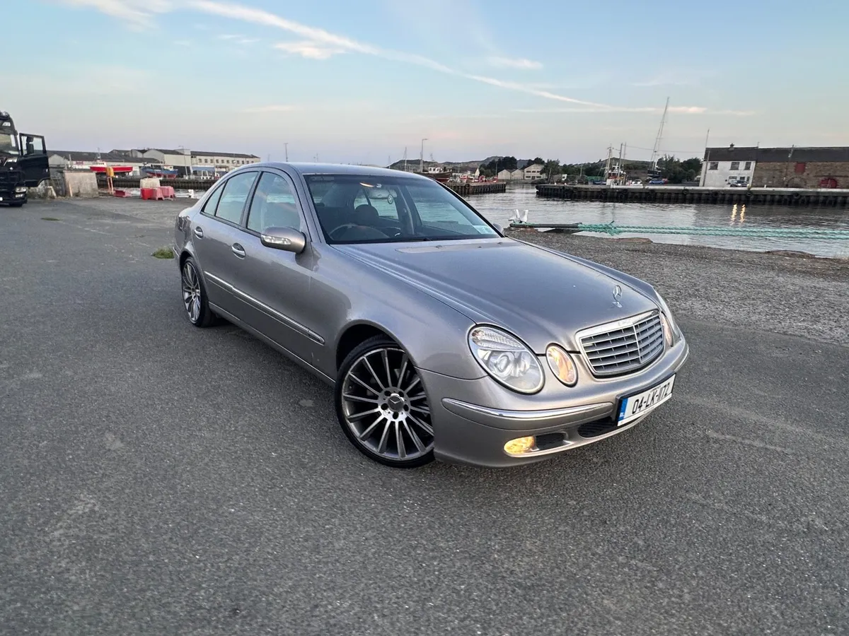 2004 E200 Auto TAX NCT - Image 1