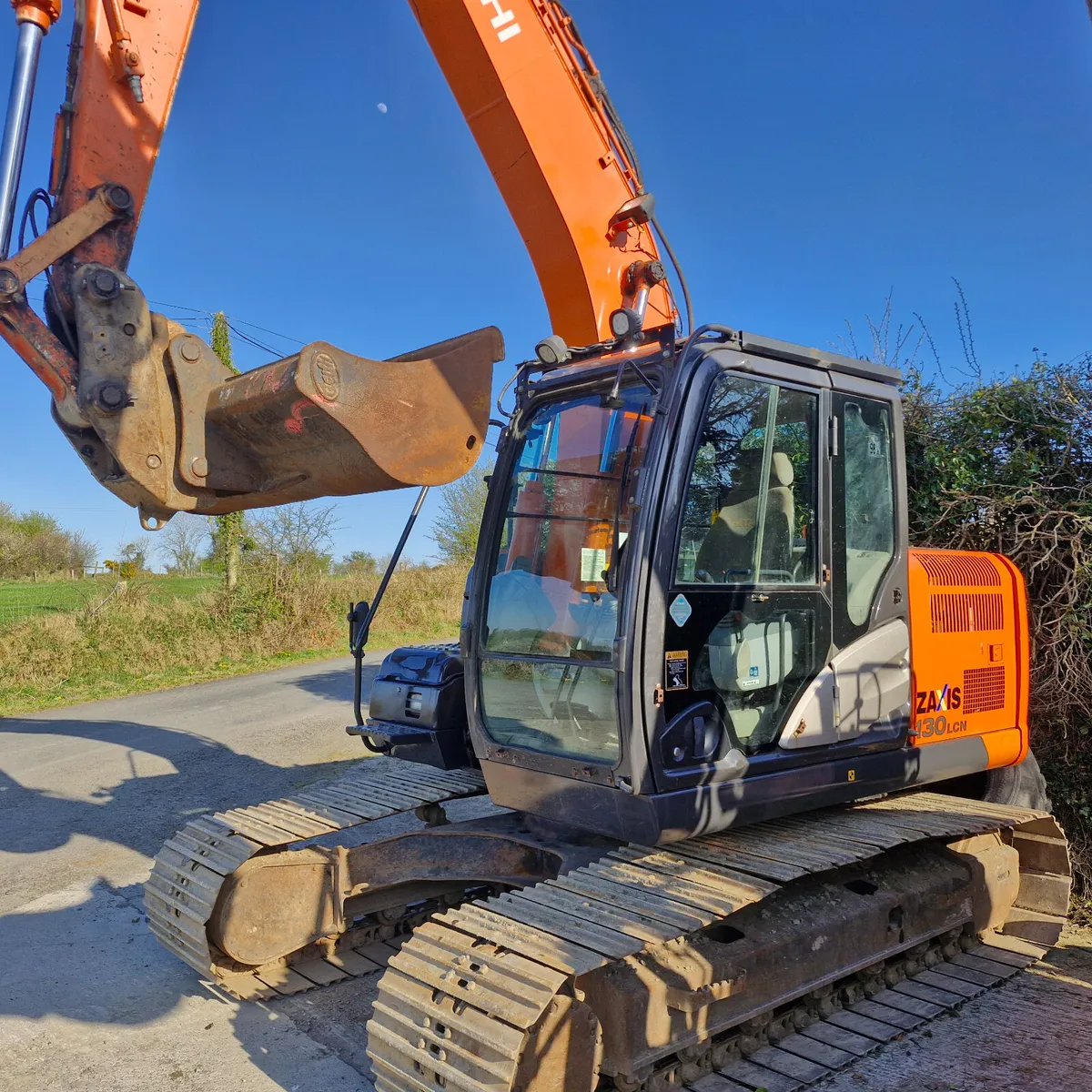 13 tonne digger Hire