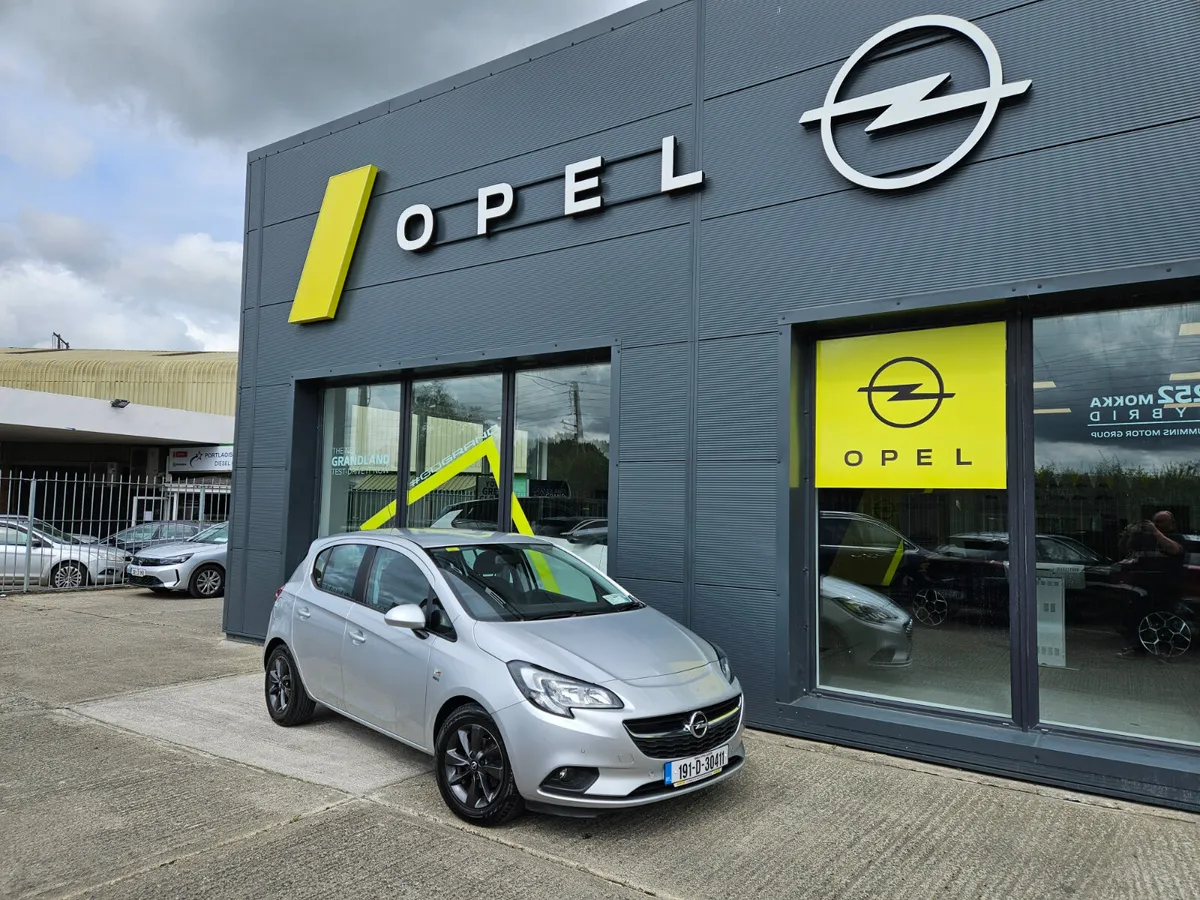Opel Corsa 120 Year Edition - Image 2