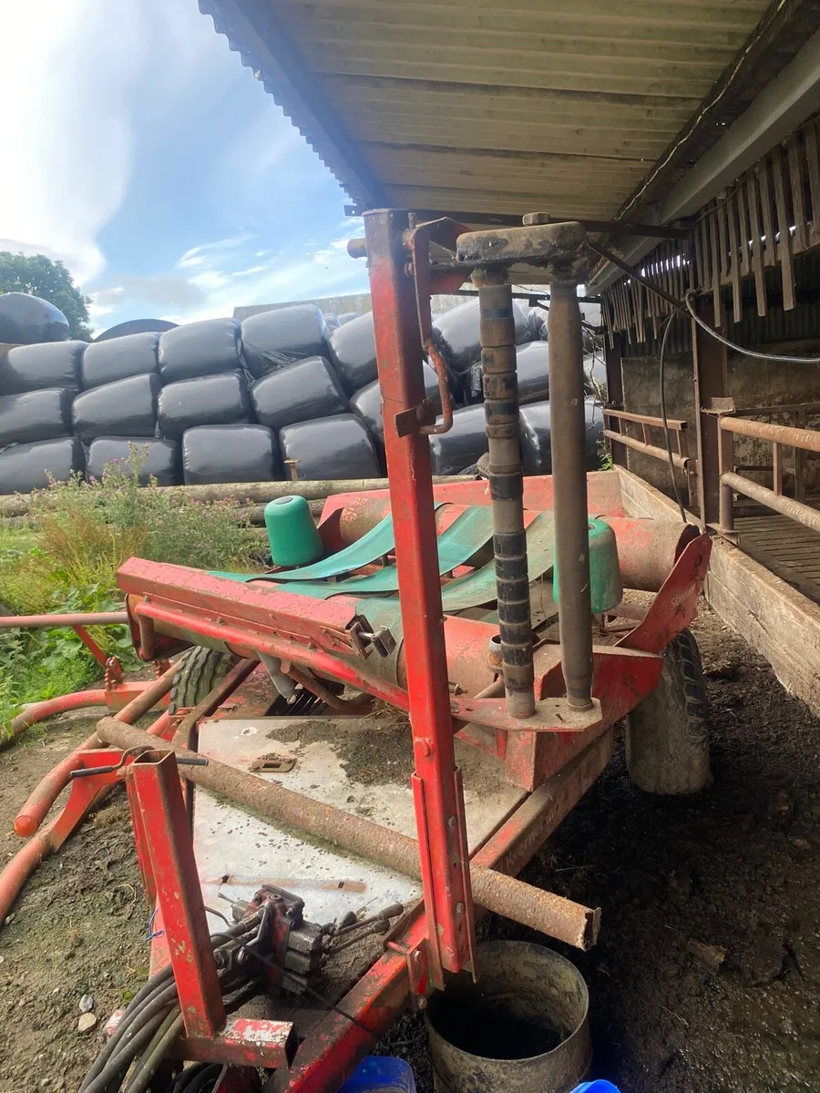 Krone baler and kneverland wrapper - Image 2