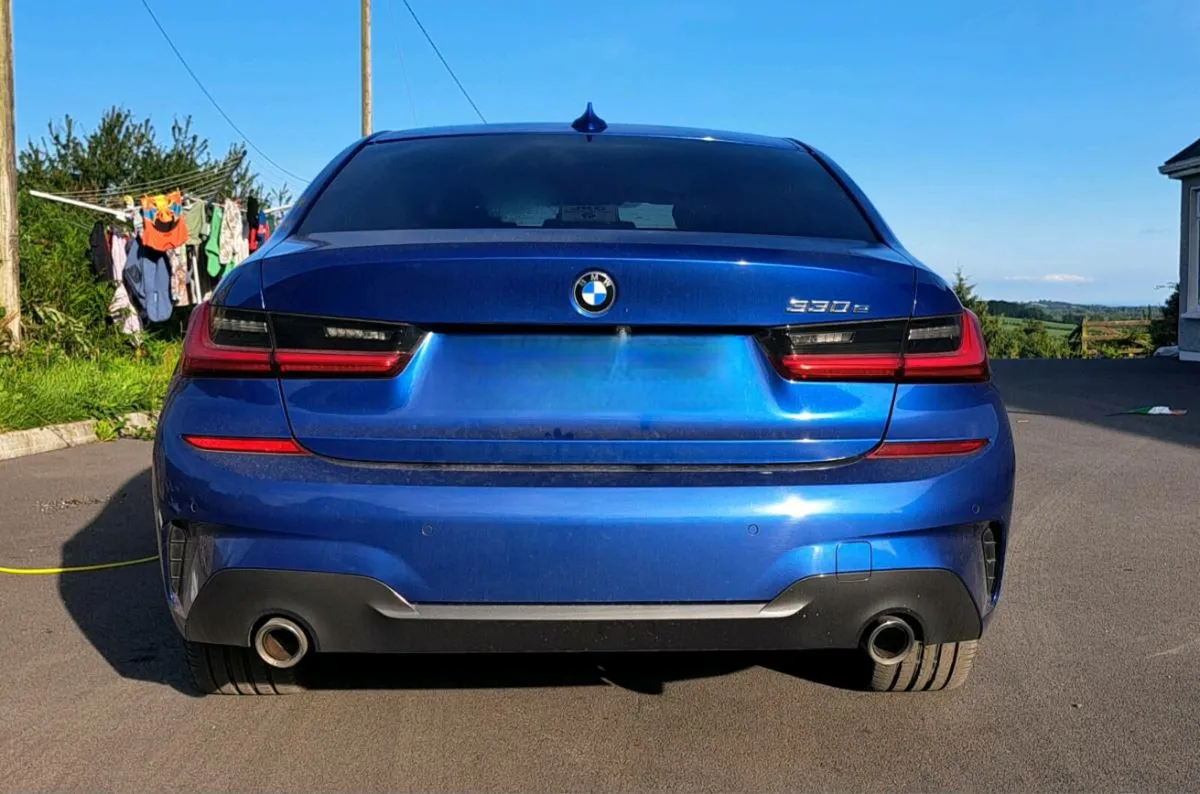 Bmw 330e - Image 2