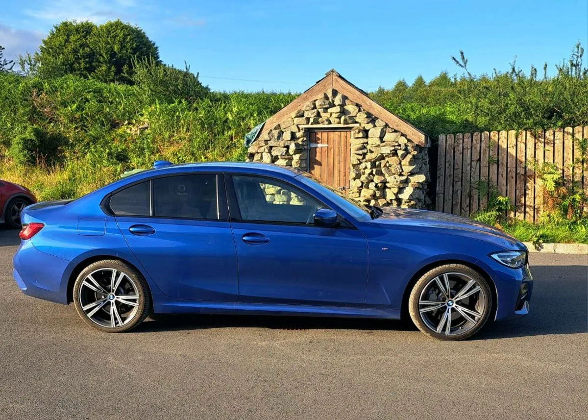 Bmw 330e - Image 3