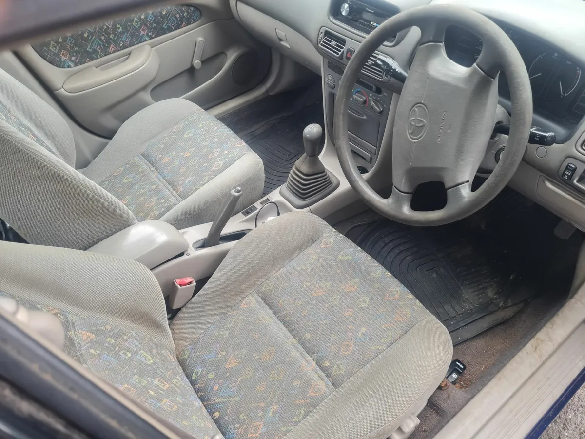 Toyota Corolla 1998 - Image 3
