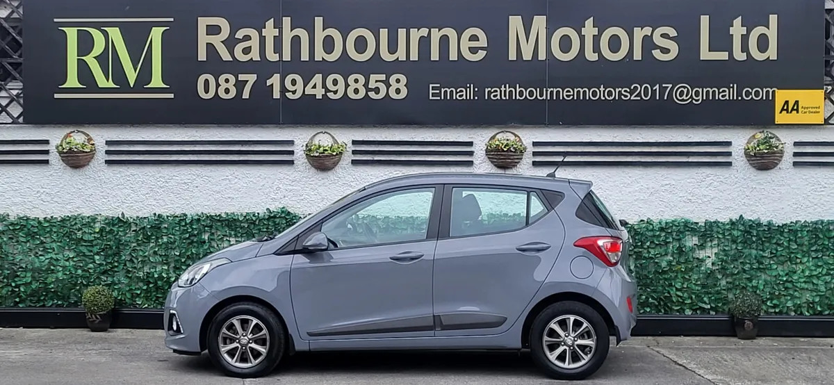 Hyundai i10 Deluxe 2015 Automatic (low Mileage) - Image 2