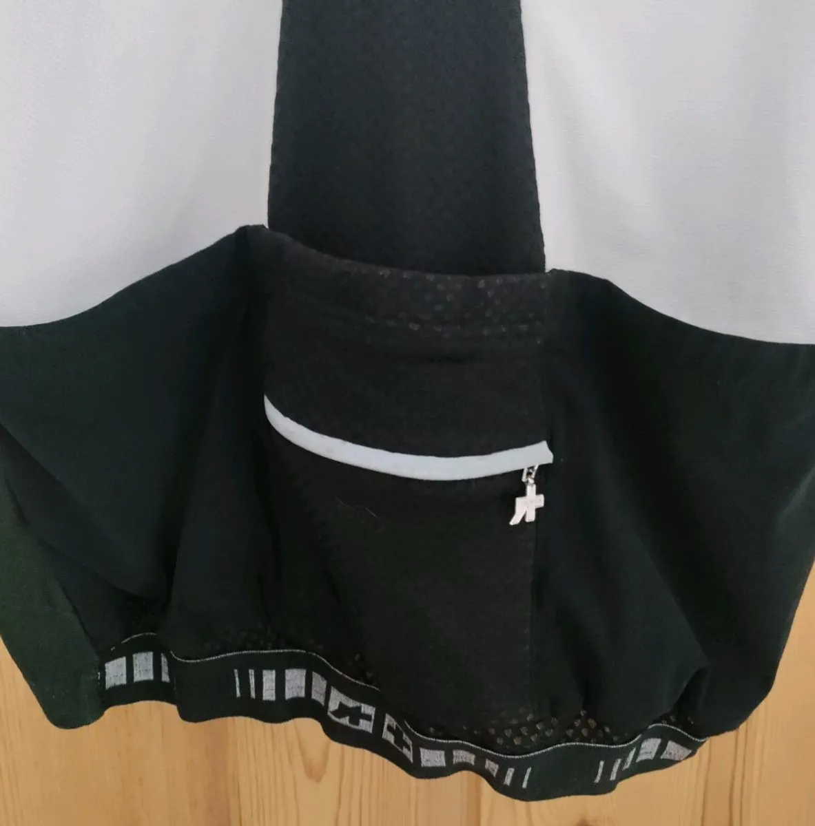 Assos cycling jersey XL - Image 4