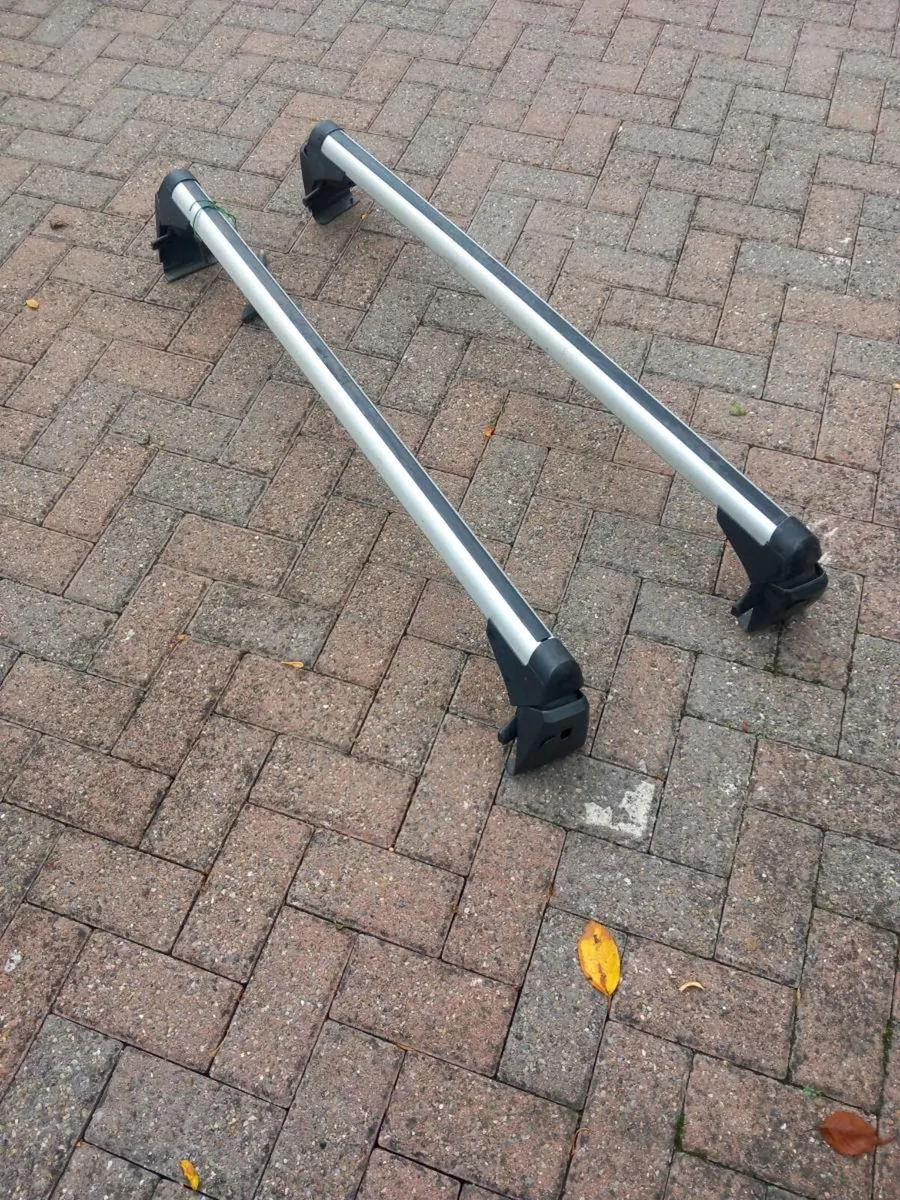 Volkswagen Passat B7 roof bars - Image 2