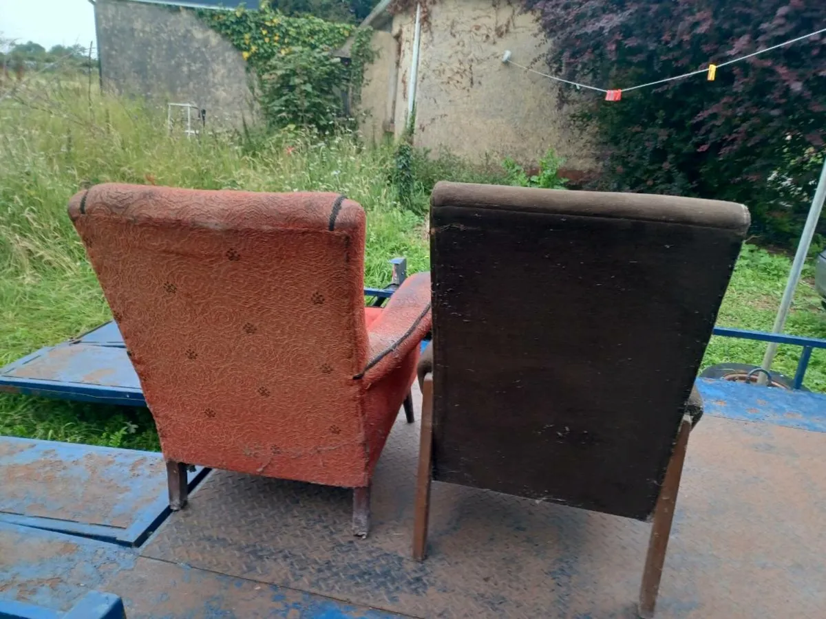 Old Chairs - Image 3