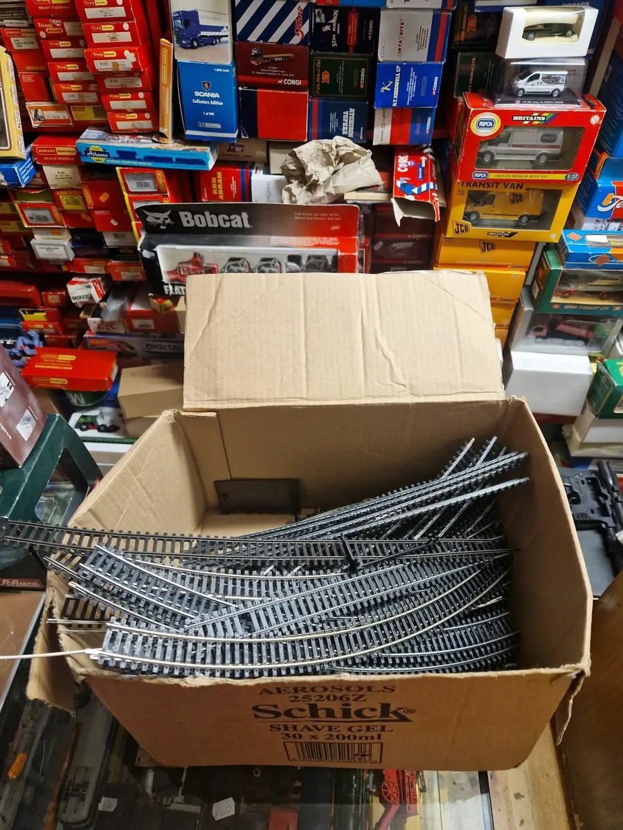 Hornby Lima OO Gauge Track 90 pieces - Image 2