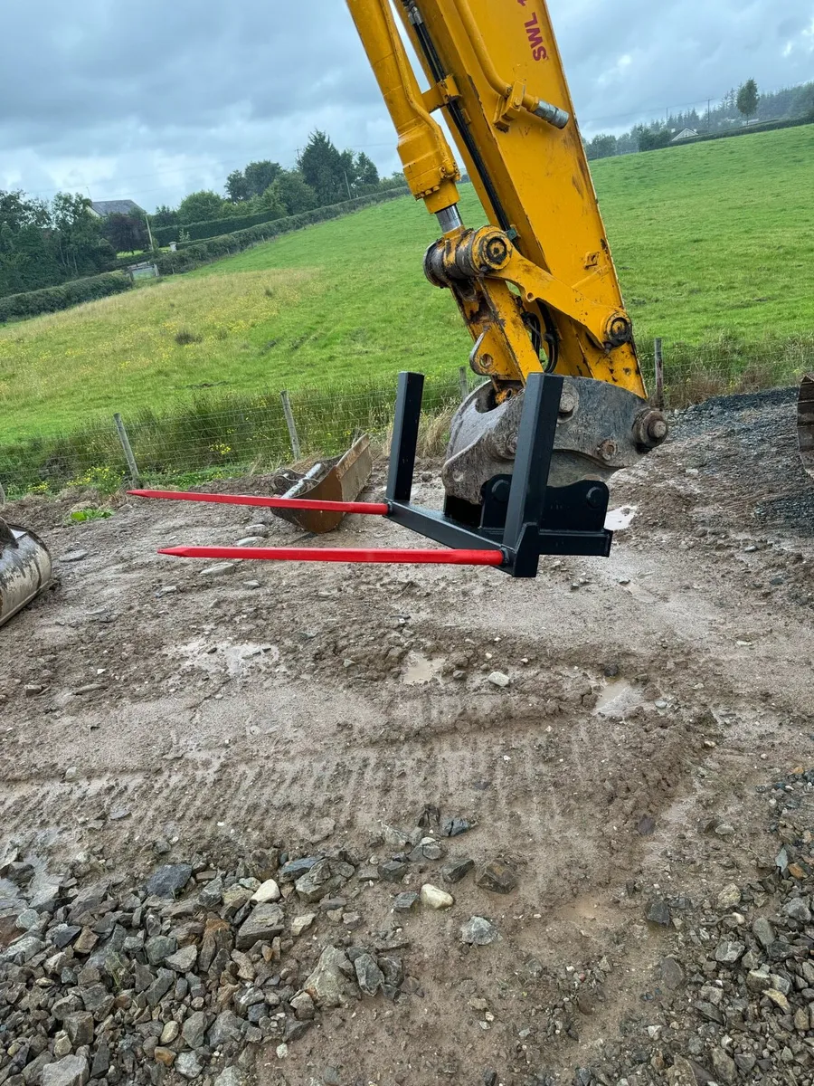 DIGGER BALE SPIKE - Image 1