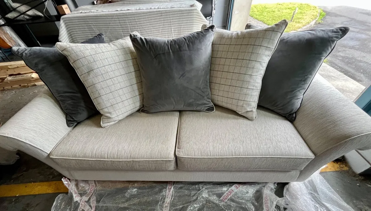 Sofa - Image 4