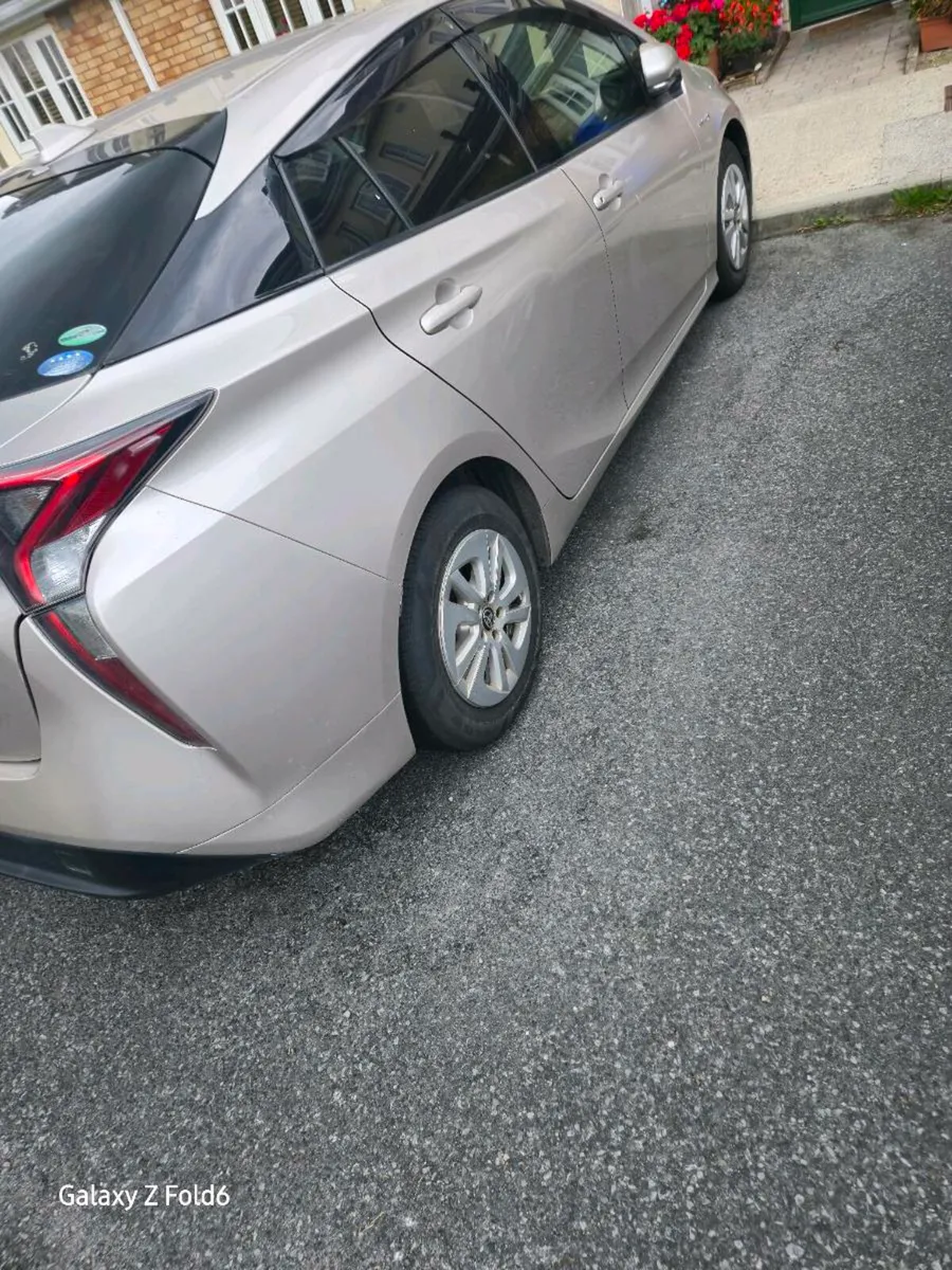 Toyota Prius Hybrid Hatchback - Image 3