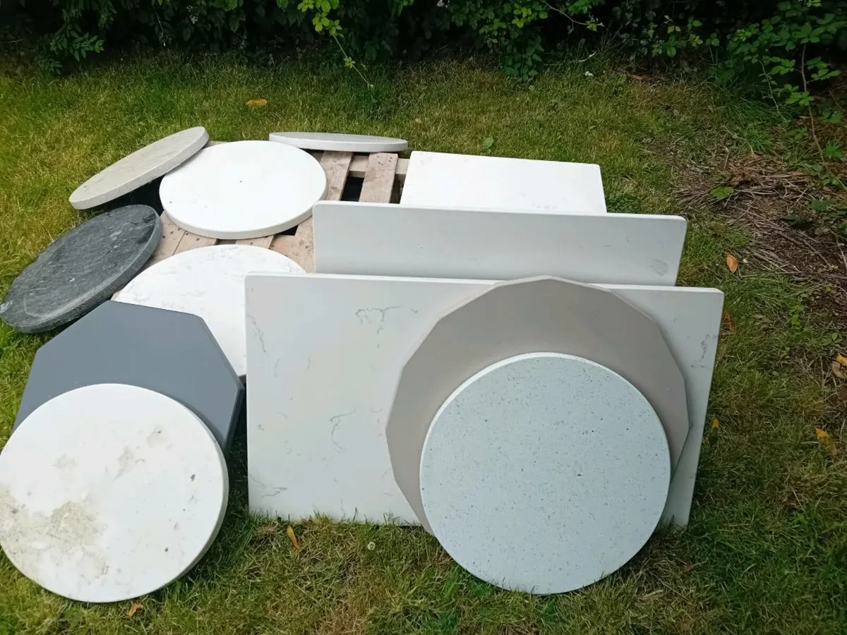 Quartz and marble top table and table - Image 1