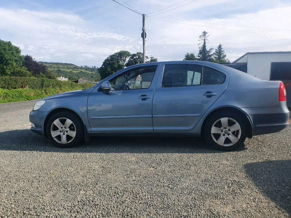 Car - Image 3