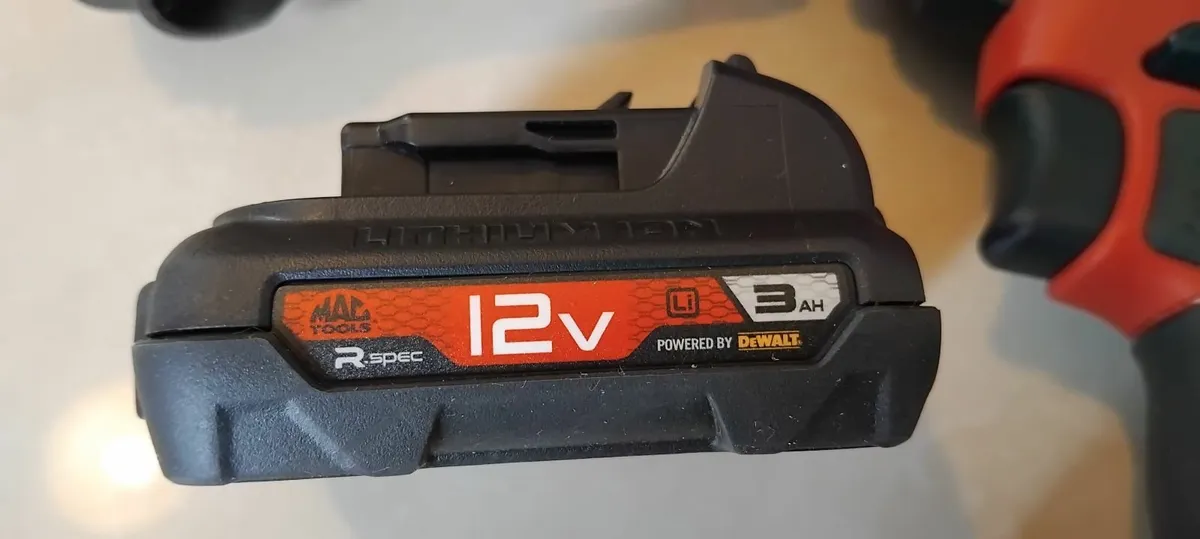 Mac Tool MCF801 12v impact Driver - Image 3