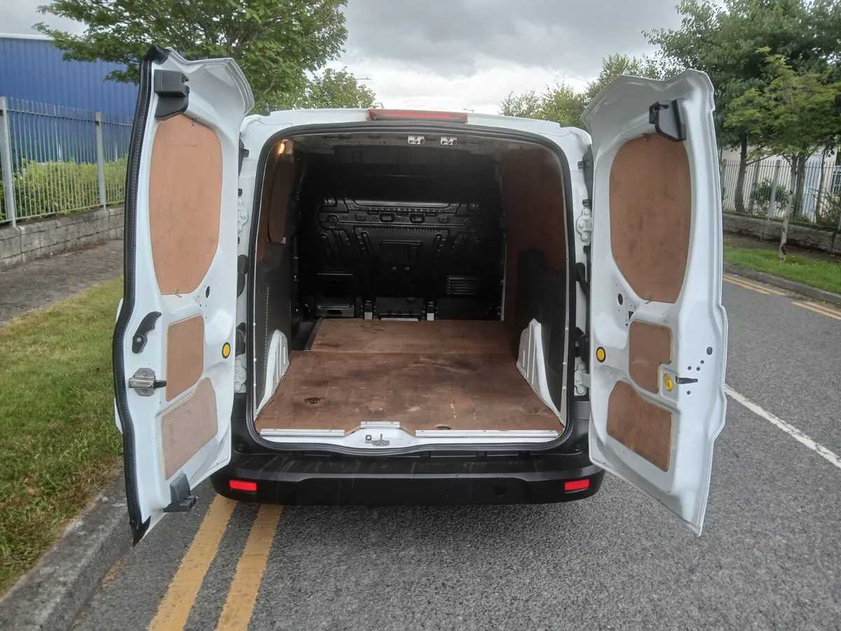 Ford Transit Connect 2022 - Image 4