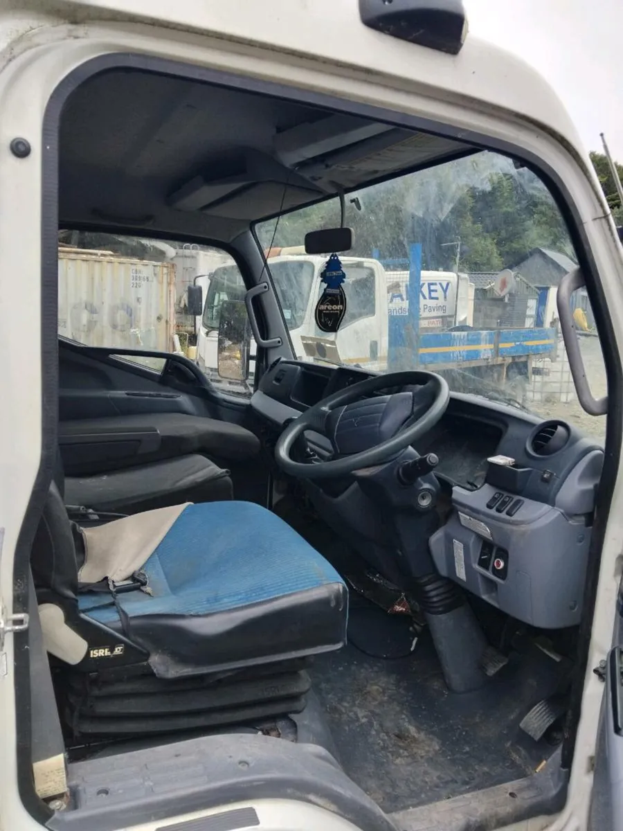 2017 Mitsubishi Canter fuso 3c13 3.5tone - Image 4