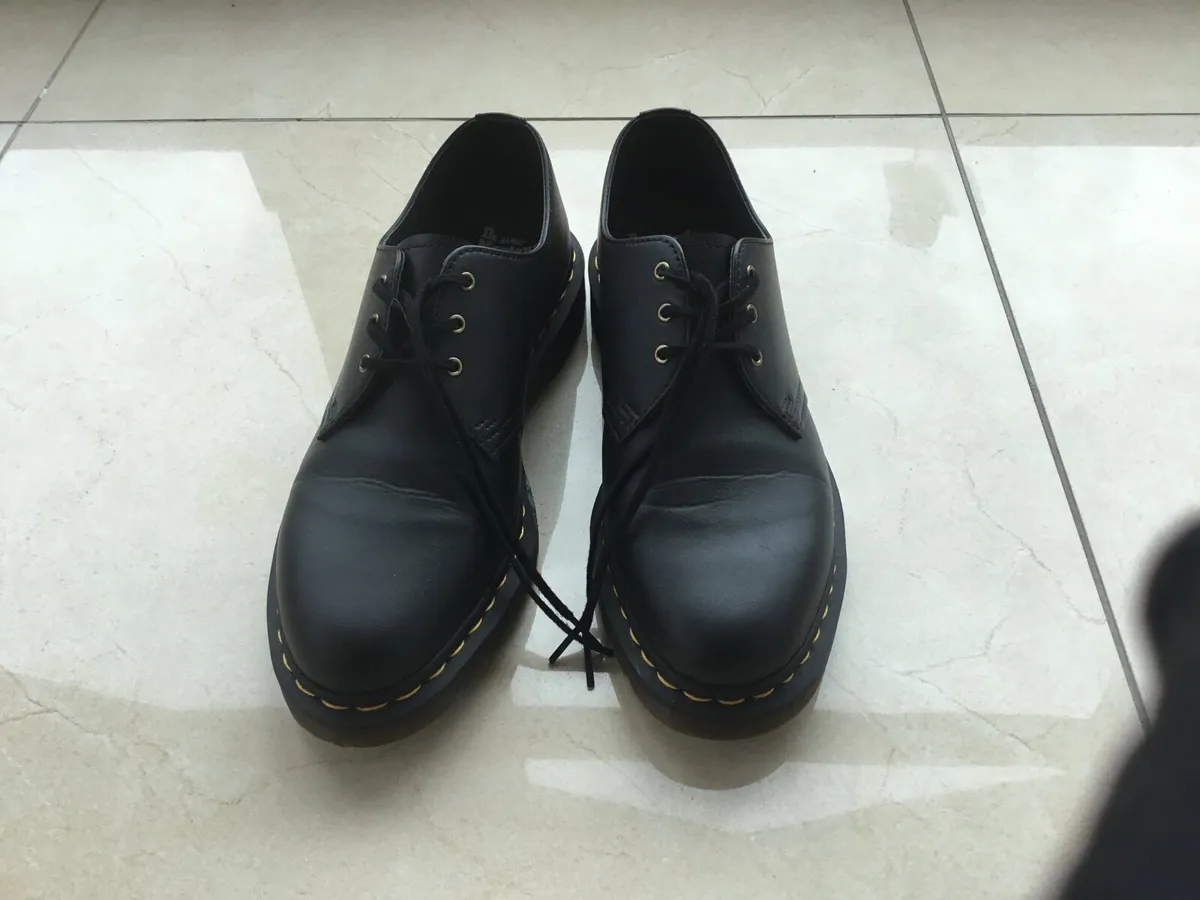 Dr Martens uni sex shoes - Image 1