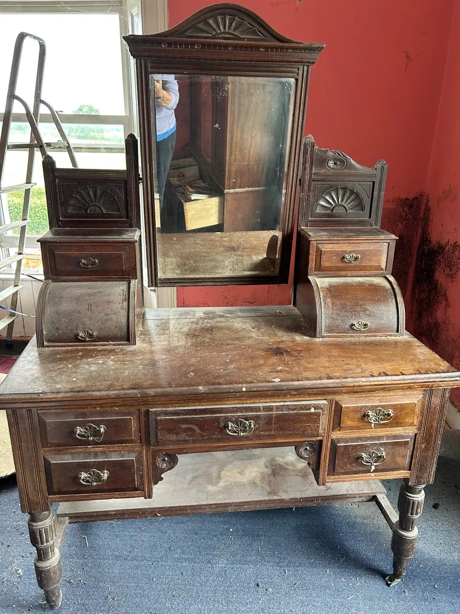 Antique mahogany dressing table - Image 1
