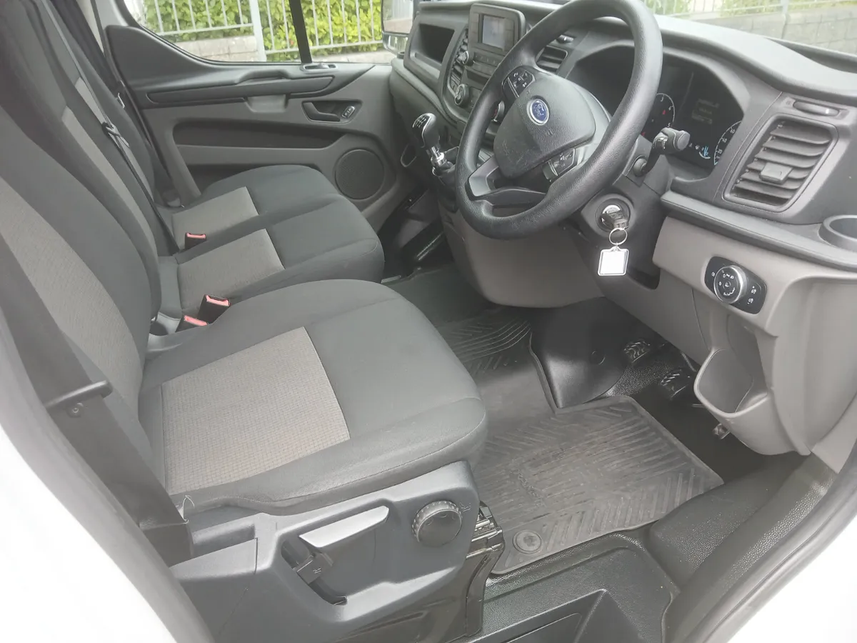 Ford Transit Custom 2022 - Image 2