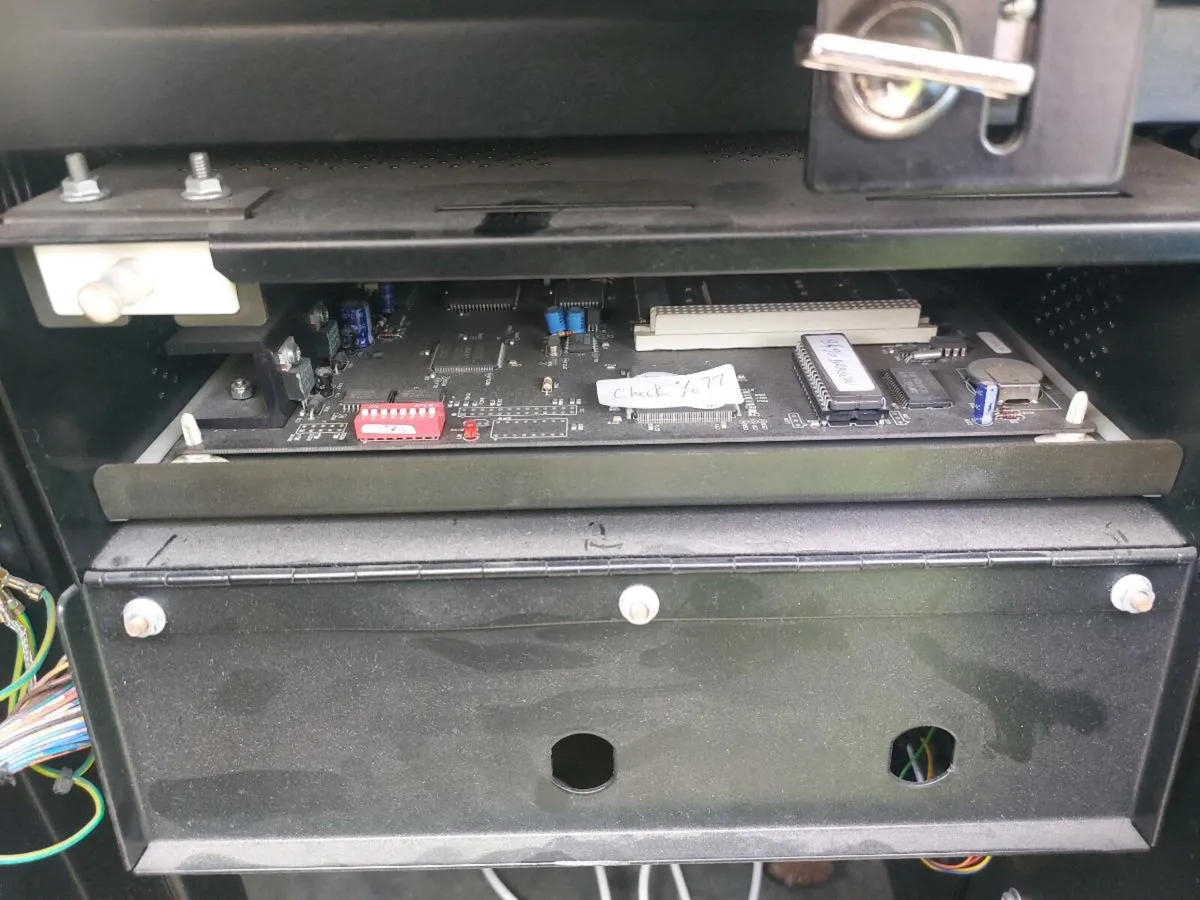 arcade machines parts or rebuild - Image 3
