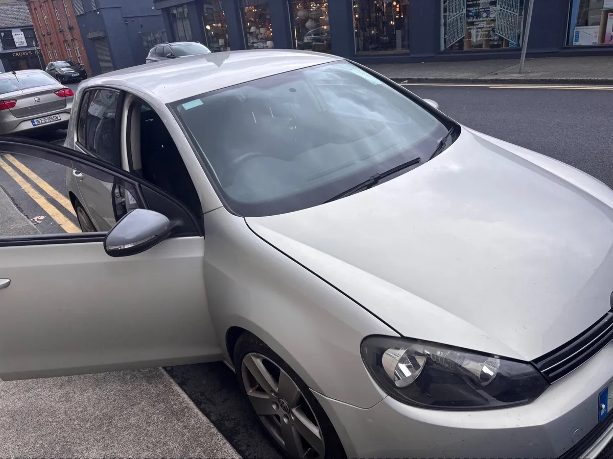 Volkswagen Golf 2009 - Image 2