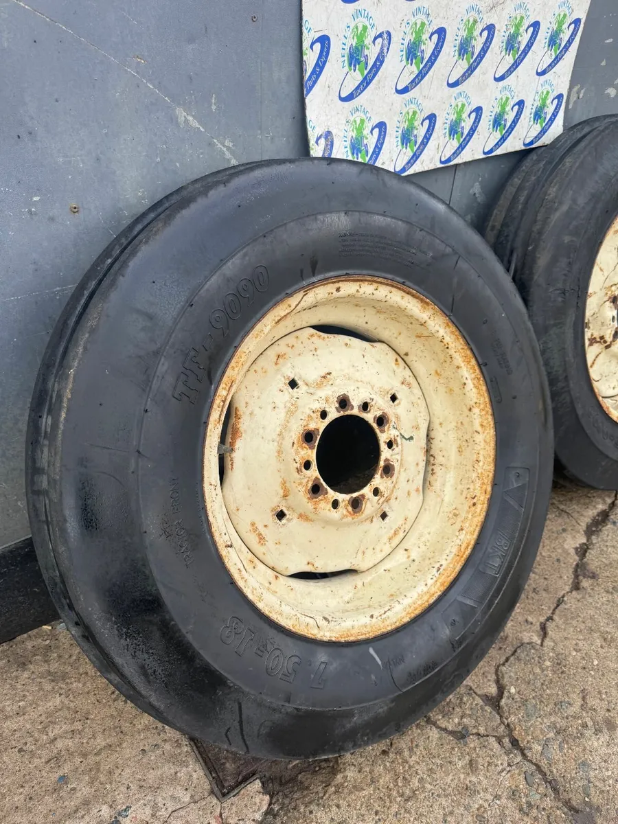 Pair 7.50-18 BKT Front Tyres & Rims Ford Tractor - Image 4