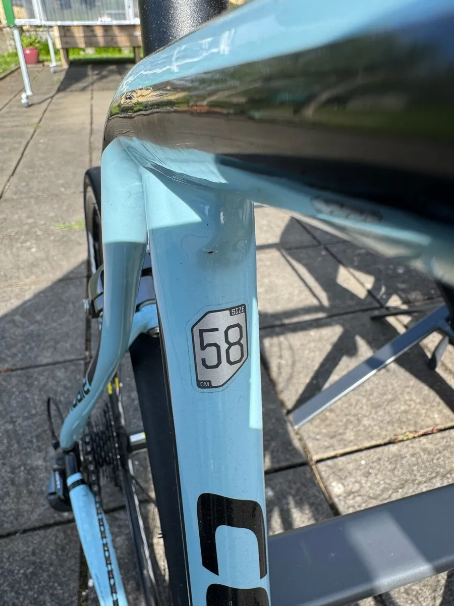 Cannondale Synapse Road Bike - Image 2