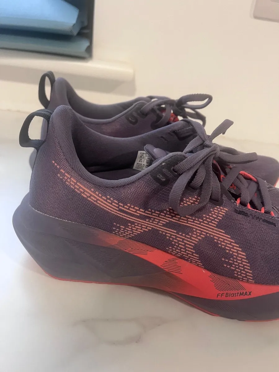 Asics Novablast 5 women’s - Image 2