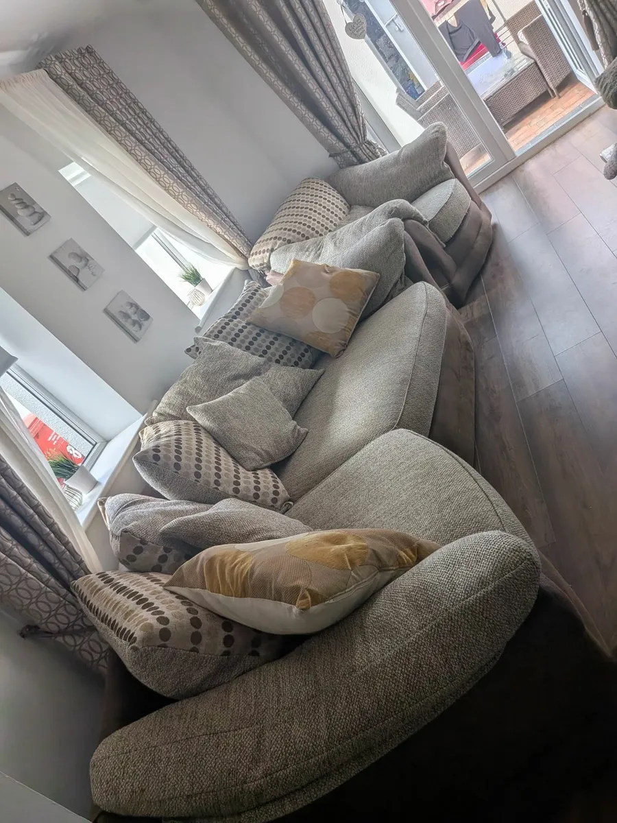 Suite of furniture - Image 4