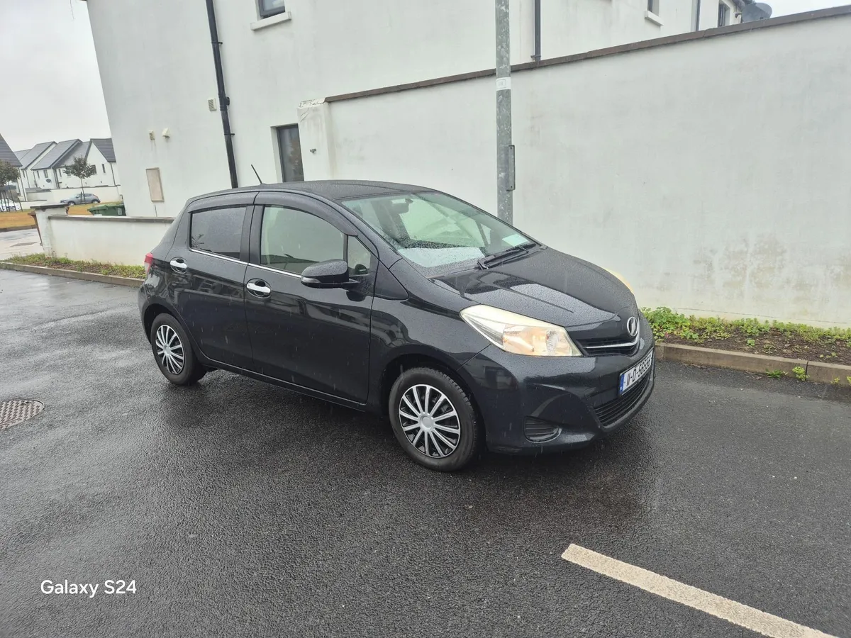 Toyota Vitz 2011, 1.0 L, Automatic - Image 1