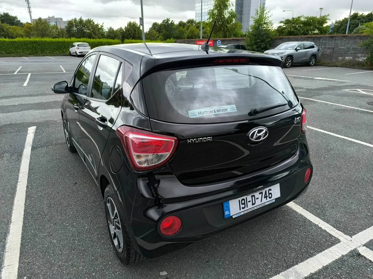Hyundai i10 2019 Deluxe - Mint Condition - Image 4