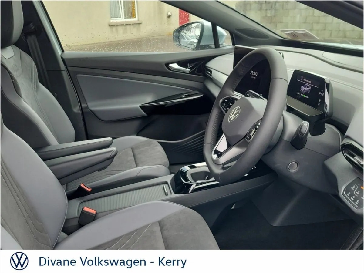 Volkswagen ID.4 PRO Plus 77kwh Upgraded Alloys - Image 4
