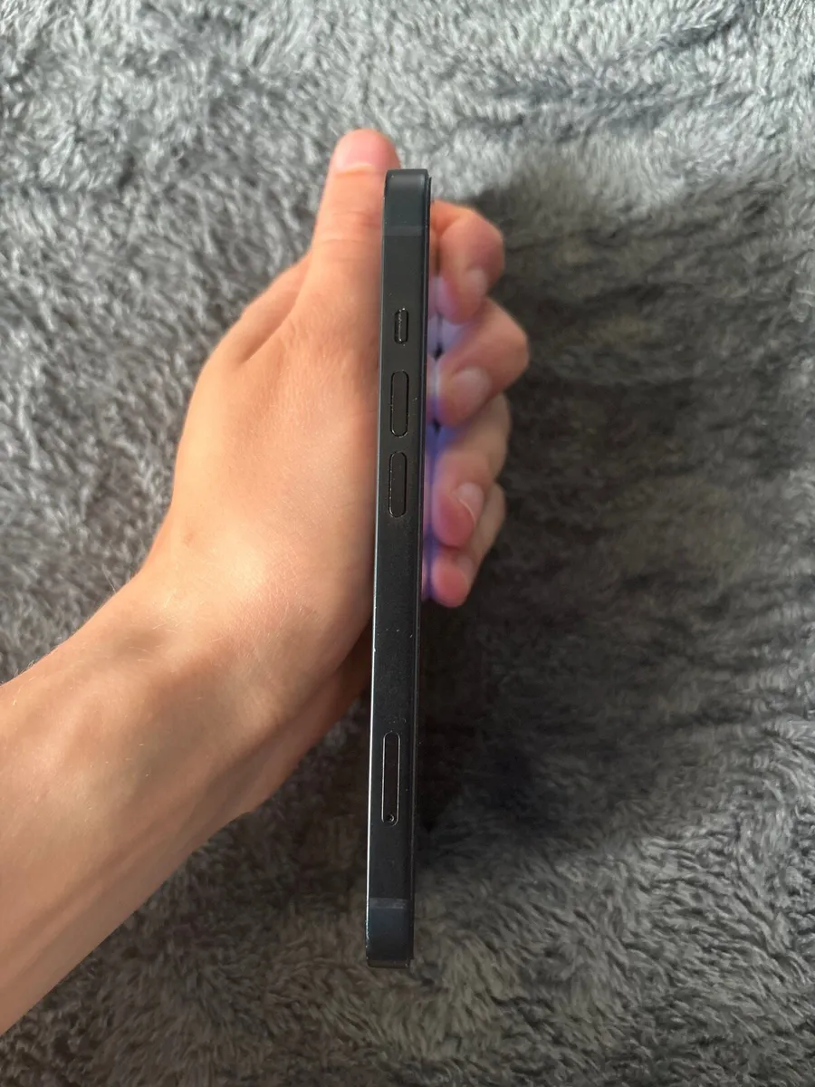 iPhone  13 - Image 4