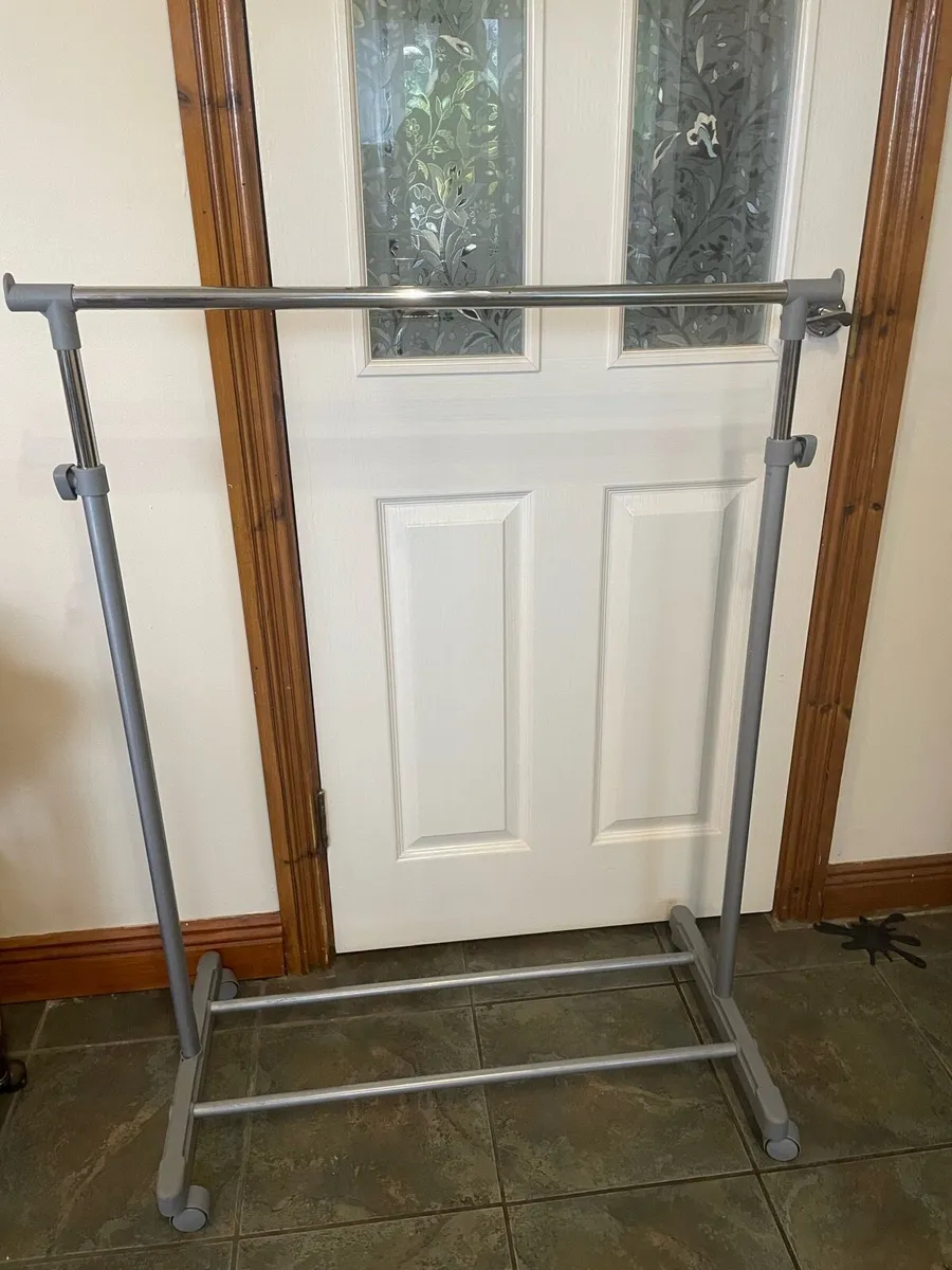clothes rail - Image 1