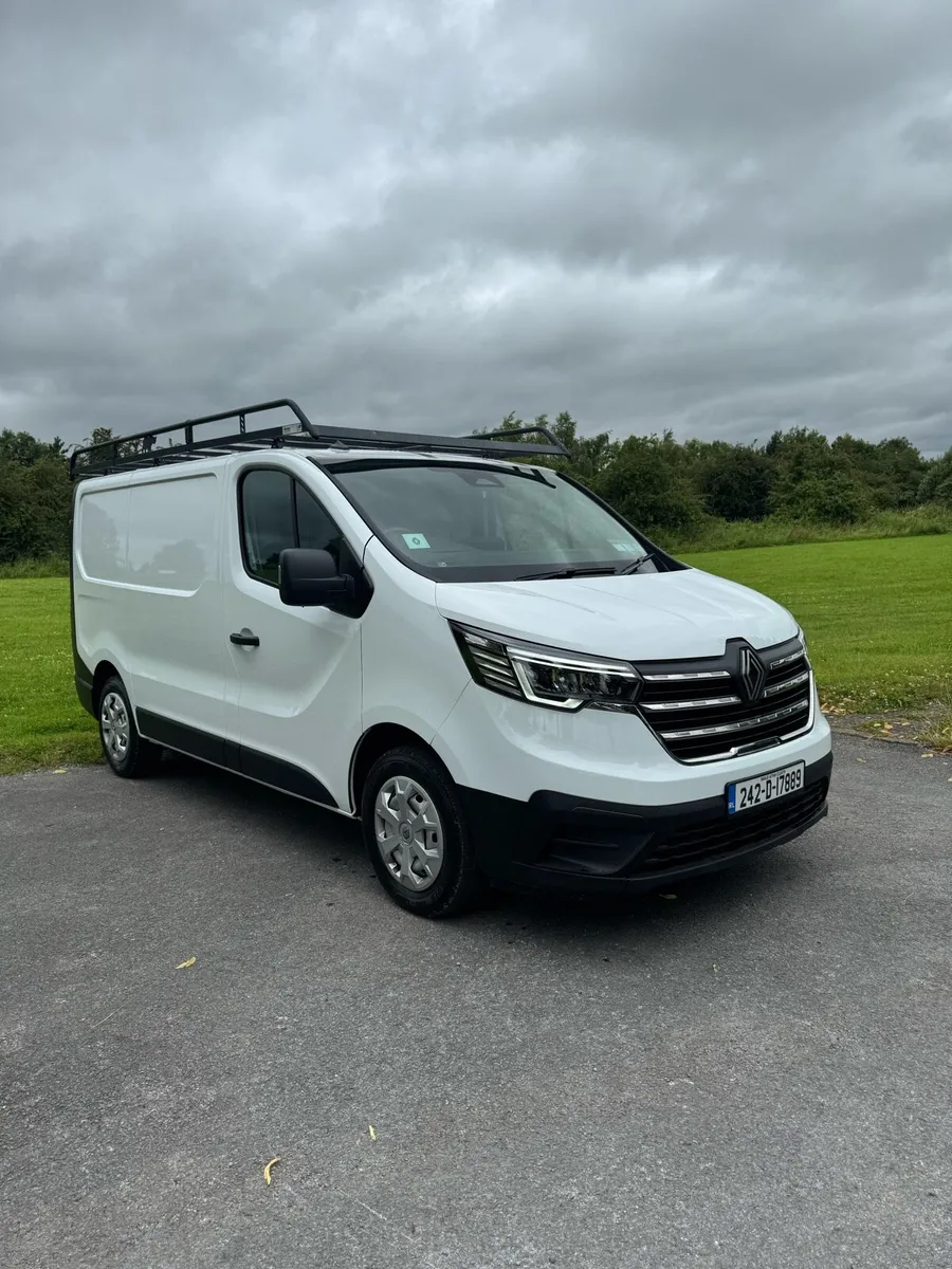 2024 Renault trafic - Image 1