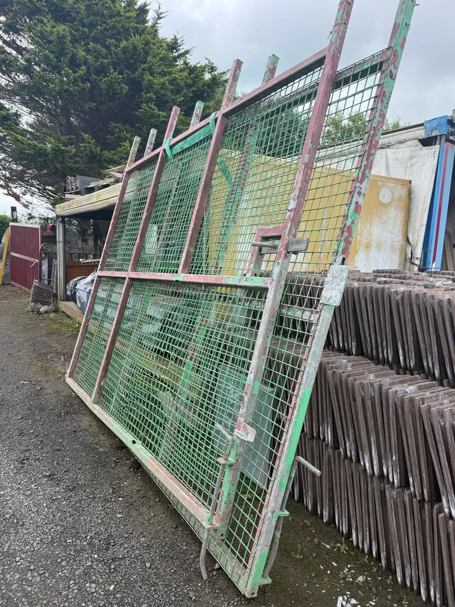 Set of industrial gates - Image 1