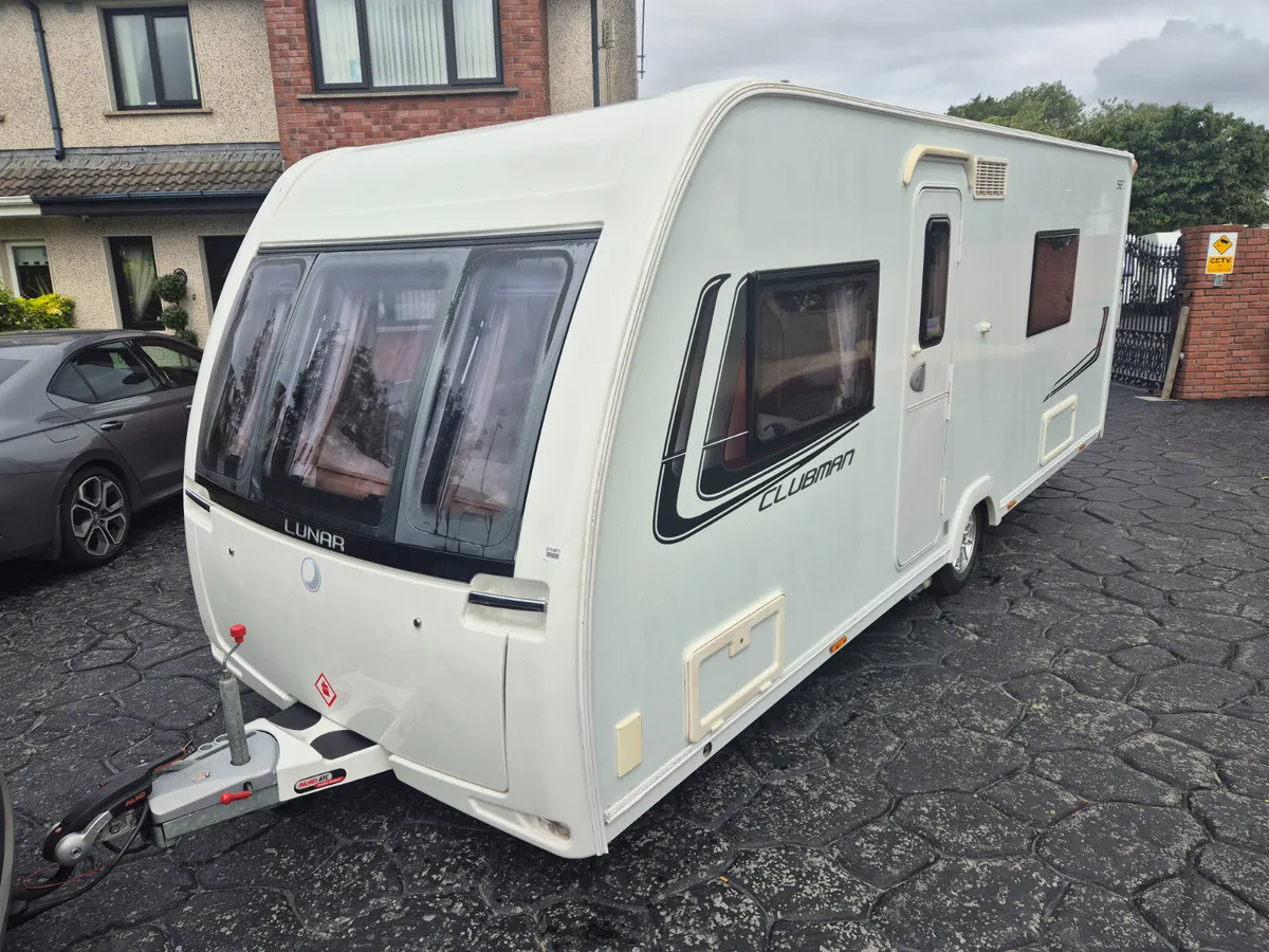 2013 Fixed Bed Lunar  Clubman SE  Motor Movers - Image 1