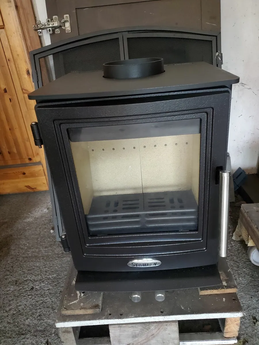 New Stanley Solis 500 edge 5 kw solid fuel stove. - Image 3