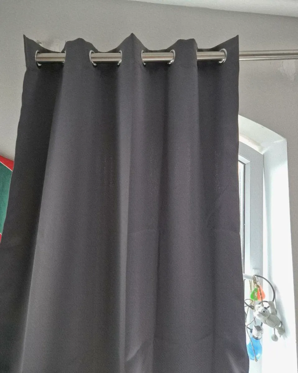 Premium set of un-used grey curtains - Image 1
