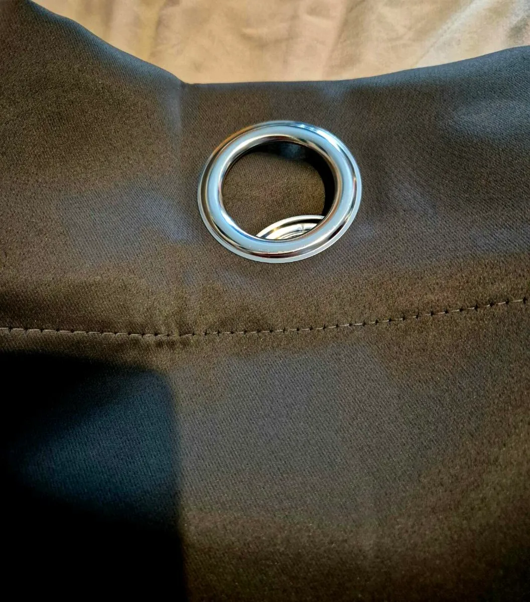 Premium set of un-used grey curtains - Image 4