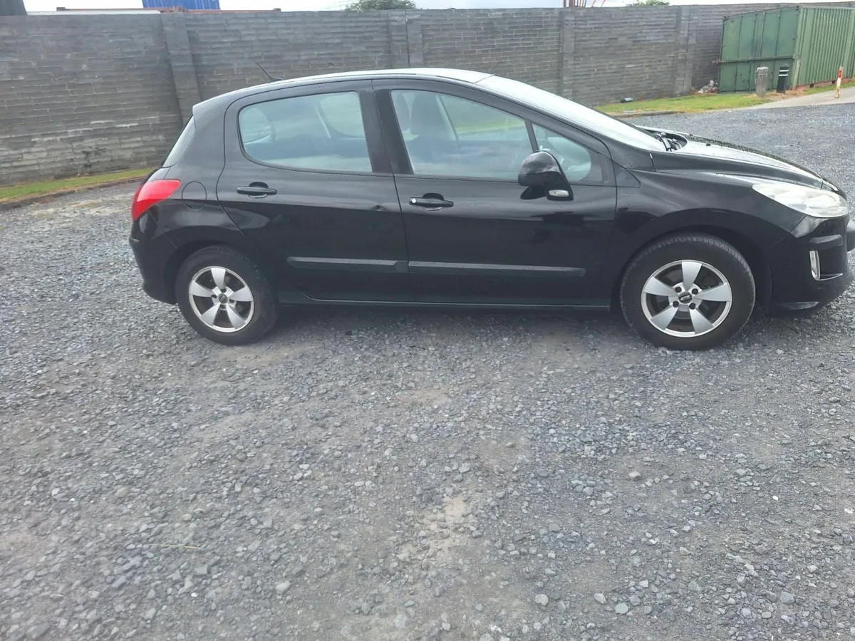 Peugeot 308 2010 - Image 1