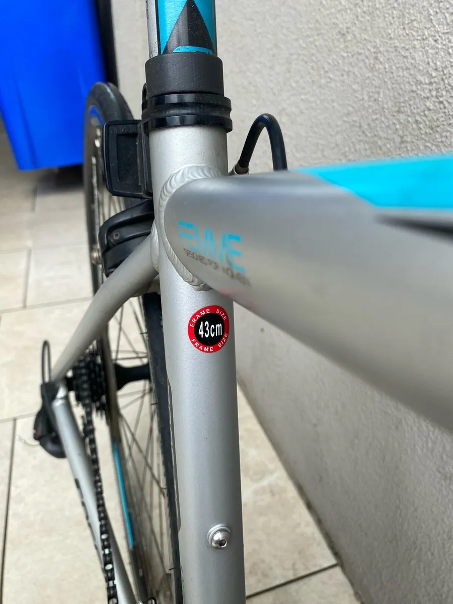 Ladies road bike - Image 2