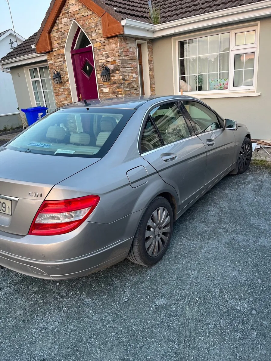 Mercedes C220 diesel 2009 Automatic - Image 2