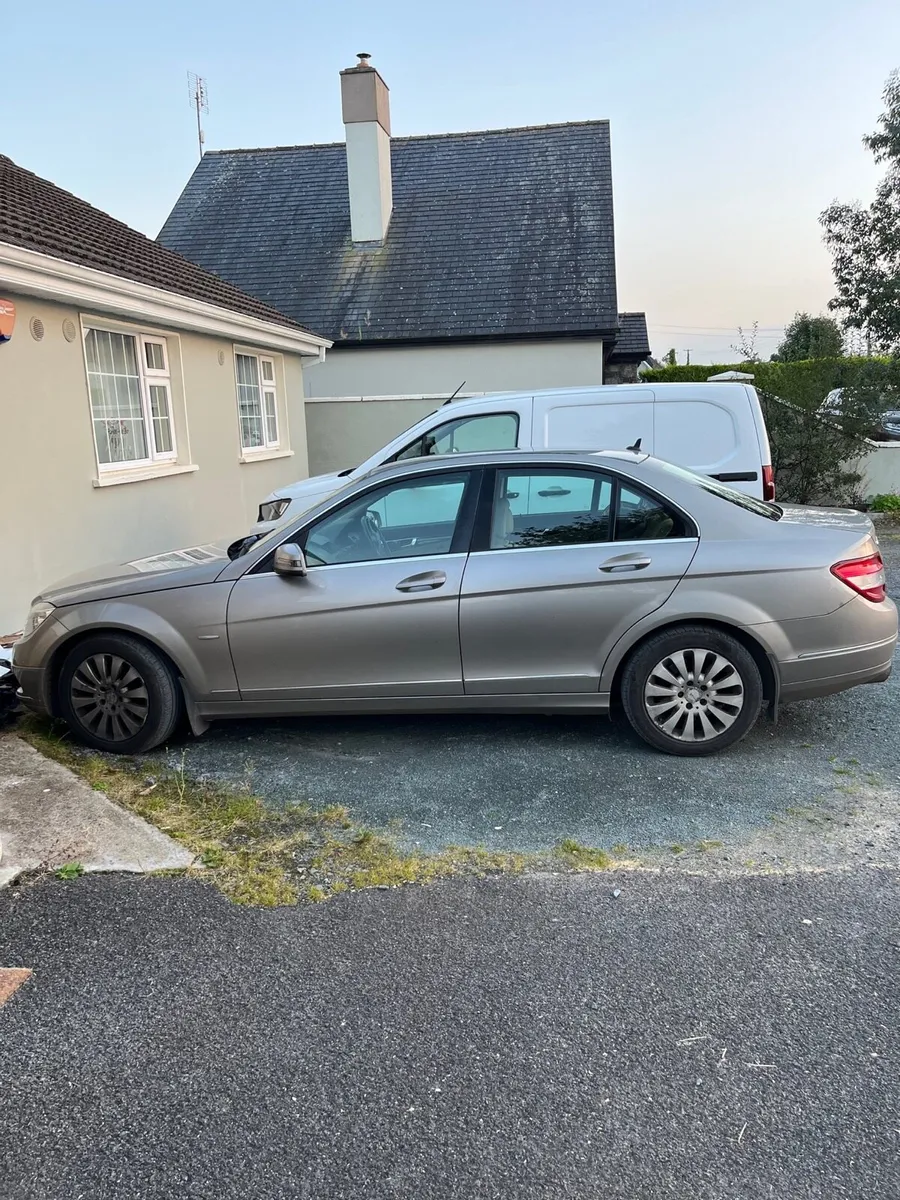 Mercedes C220 diesel 2009 Automatic - Image 4