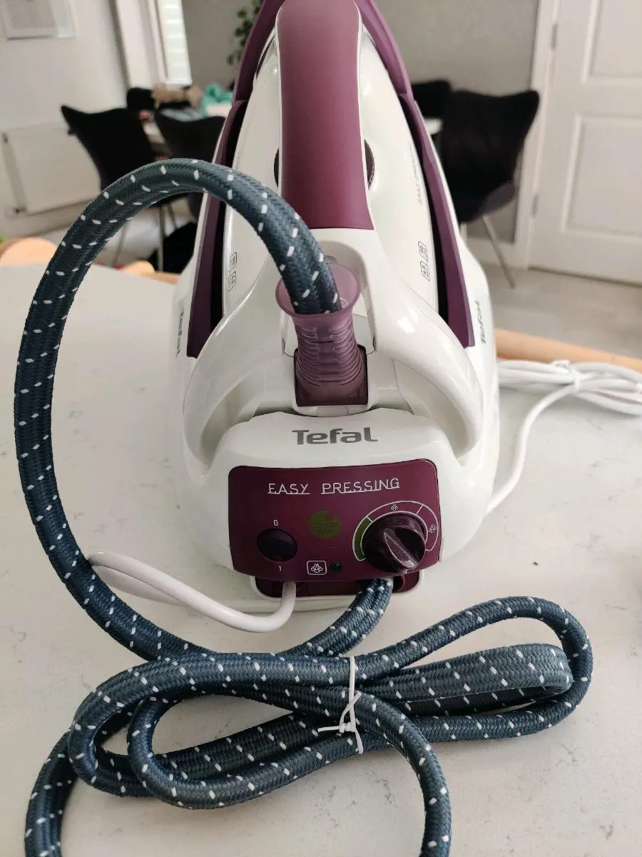 Tefal GV 5262 Easy Pressing
Iron - Image 2