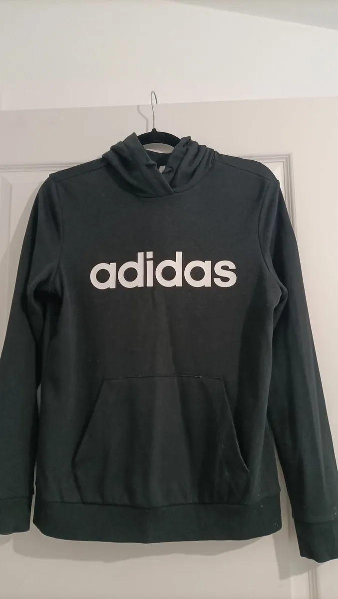 Woman's clothes - Image 1