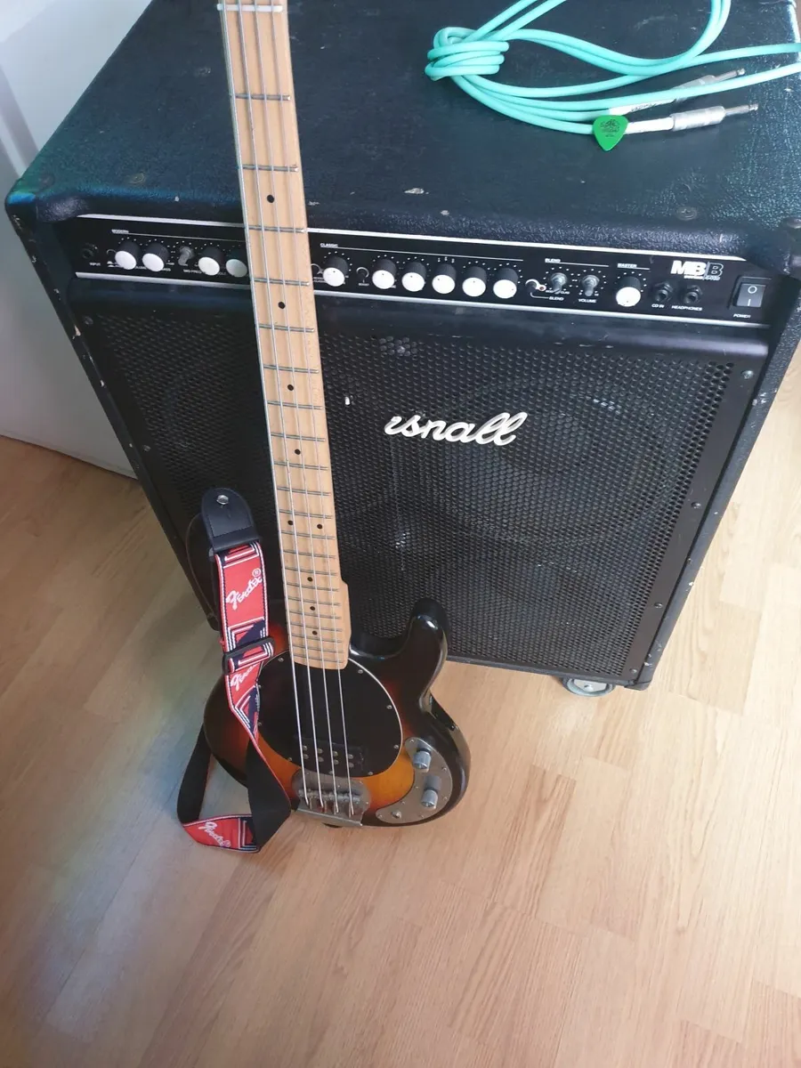 Bass Guitar and amplifier 400w - Image 2