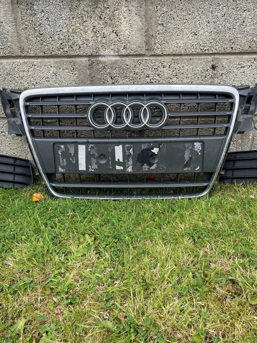 Audi a4 2011 grill and fogs - Image 2
